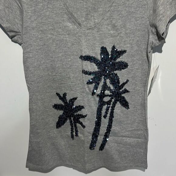 Palm Harbour Women's Gray Sequined V-Neck Short Sleeve T-Shirt Petite Small NWT - Picture 2 of 12